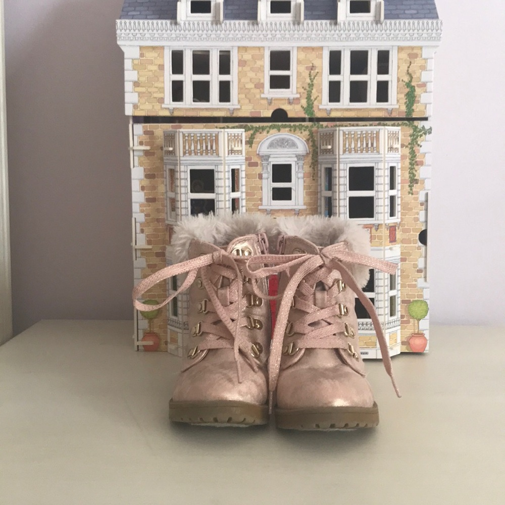 Little Sydney toddler size 7 pink boots
